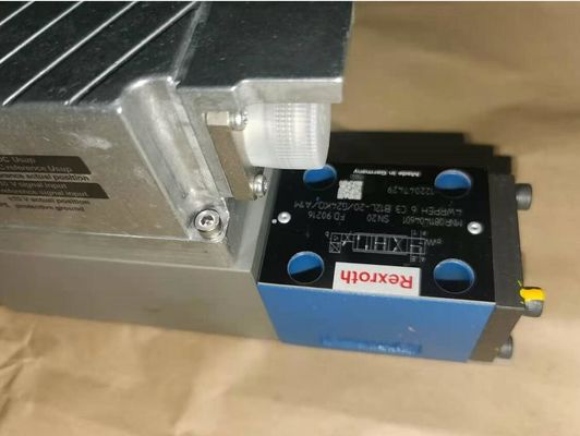 0811404601 4WRPEH6C3B12L-20/G24K0/A1Mの4WRPEH6C3B12L-2X/G24K0/A1M統合された電子工学の方向制御弁